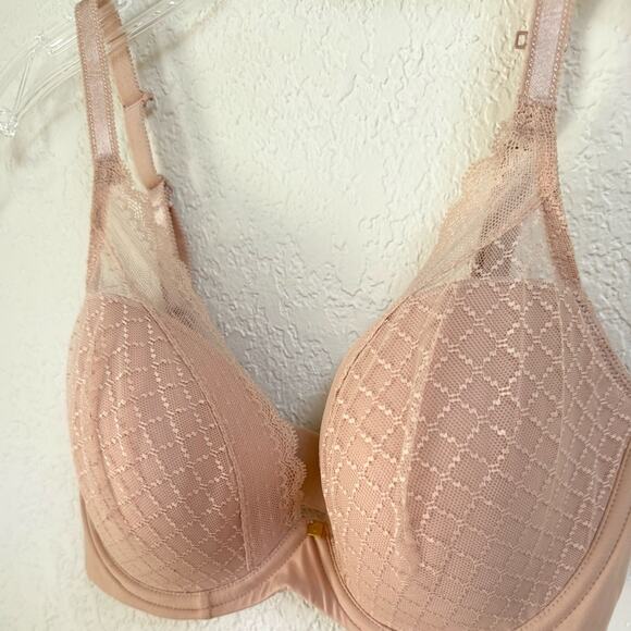 Chantelle CA01474 Norah Chic Plunge T-shirt Dusky Pink Bra – 32DDDD - Picture 7 of 11